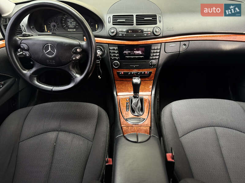 Седан Mercedes-Benz E-Class 2007 в Сарнах