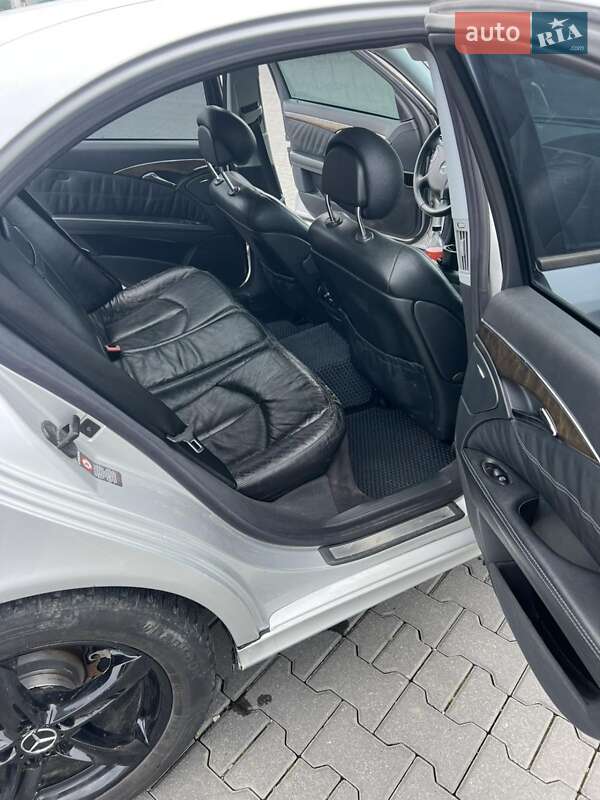 Седан Mercedes-Benz E-Class 2002 в Черновцах