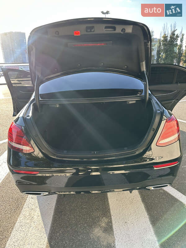 Седан Mercedes-Benz E-Class 2019 в Киеве