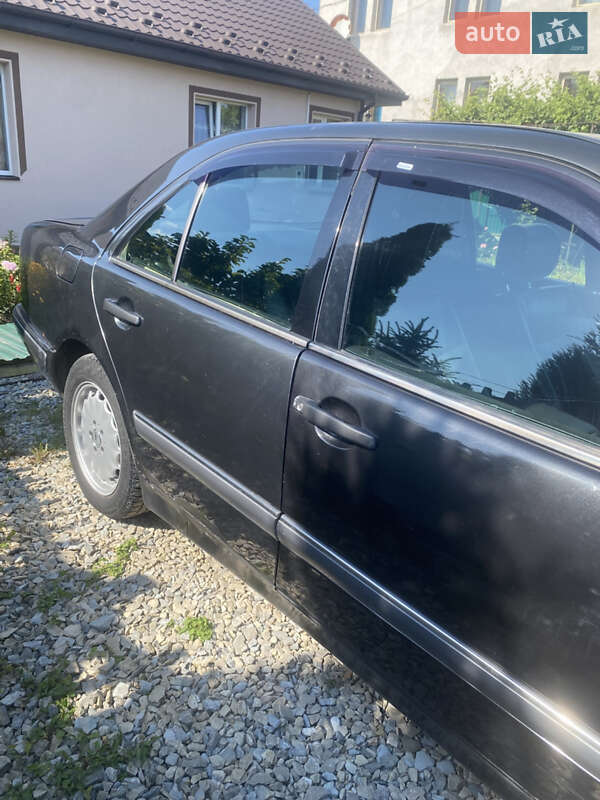 Седан Mercedes-Benz E-Class 1996 в Ивано-Франковске