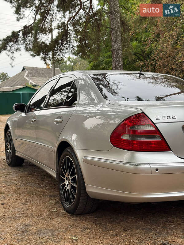 Седан Mercedes-Benz E-Class 2003 в Броварах