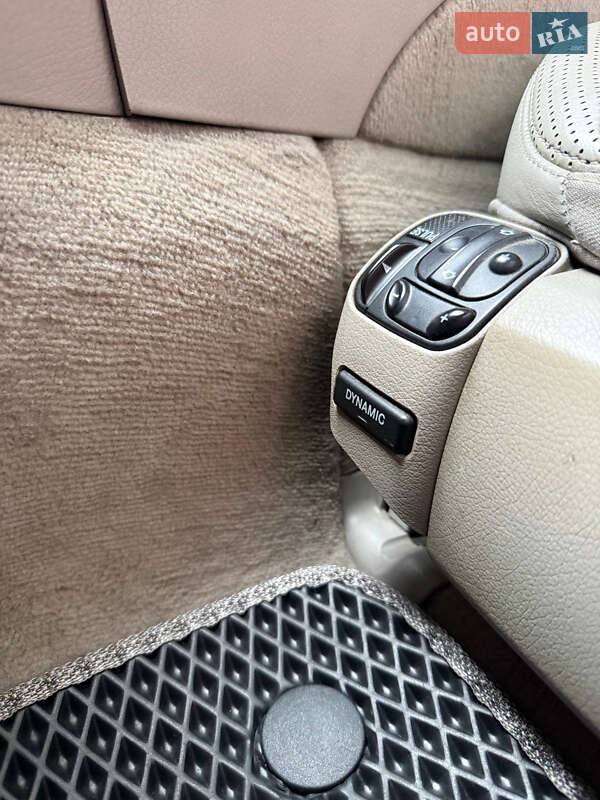 Седан Mercedes-Benz E-Class 2003 в Броварах