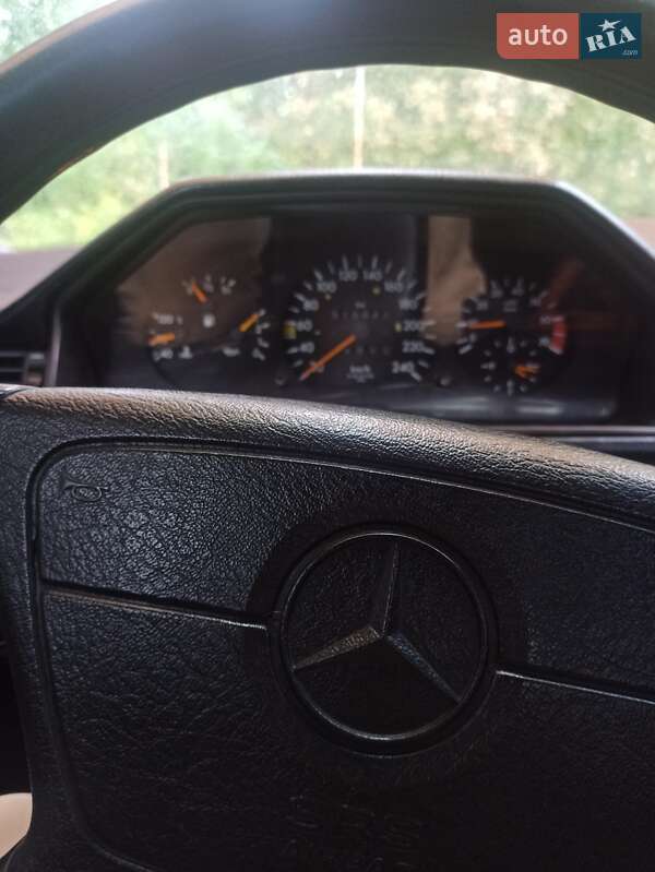 Седан Mercedes-Benz E-Class 1994 в Луцке