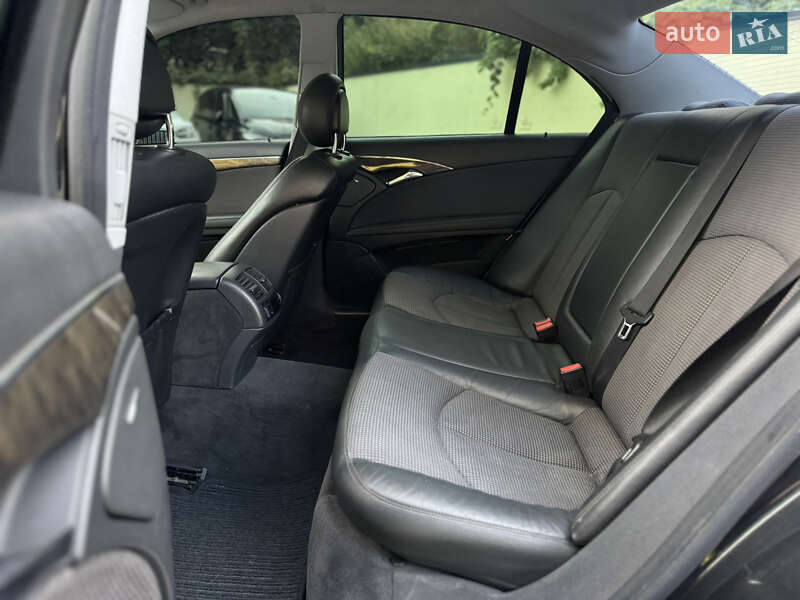 Седан Mercedes-Benz E-Class 2005 в Львове