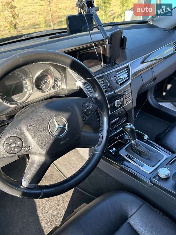Седан Mercedes-Benz E-Class 2011 в Ровно