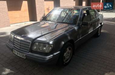 Седан Mercedes-Benz E-Class 1990 в 