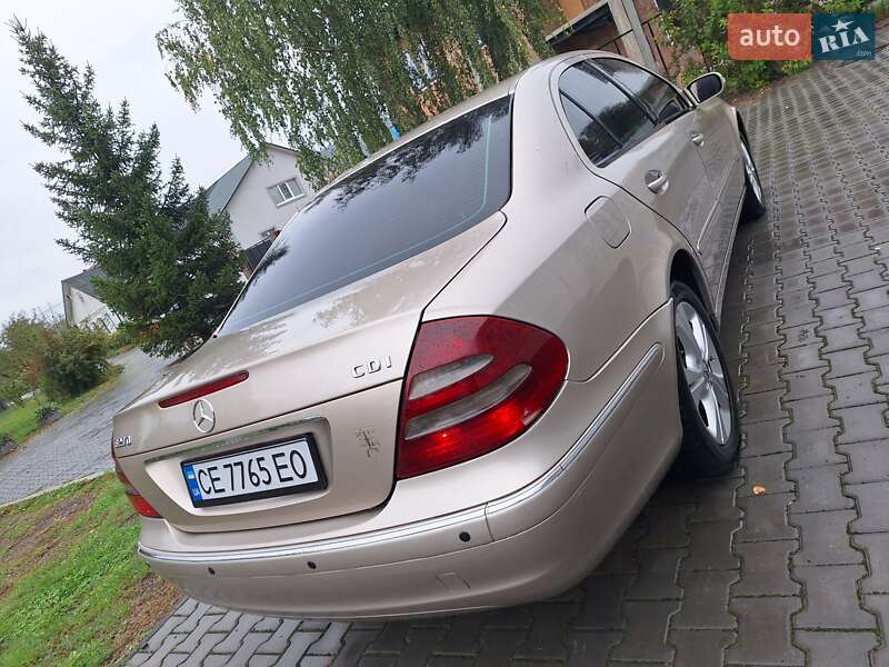 Седан Mercedes-Benz E-Class 2002 в Черновцах