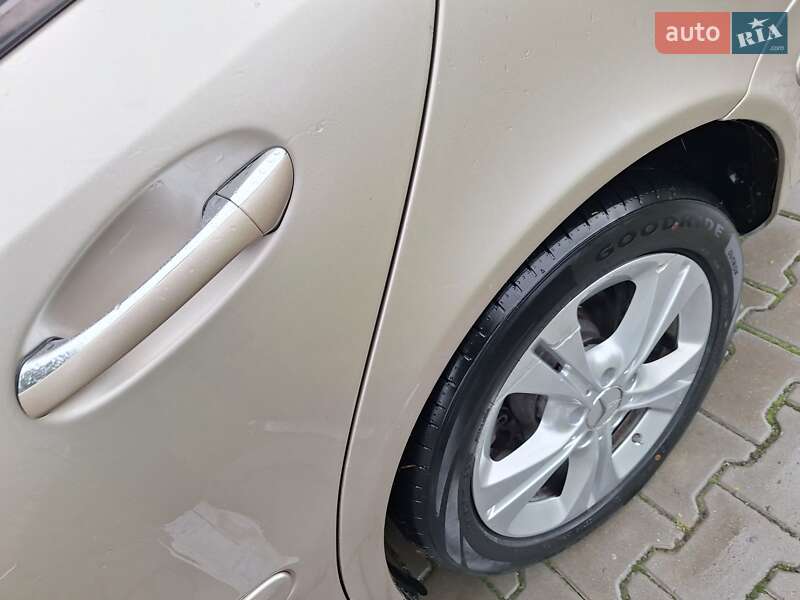 Седан Mercedes-Benz E-Class 2002 в Черновцах