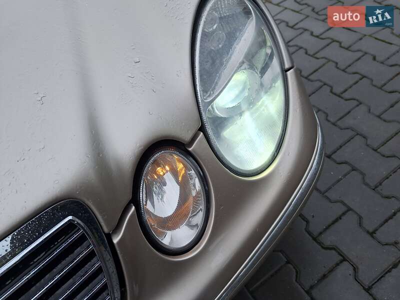 Седан Mercedes-Benz E-Class 2002 в Черновцах