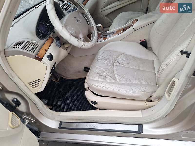 Седан Mercedes-Benz E-Class 2002 в Черновцах