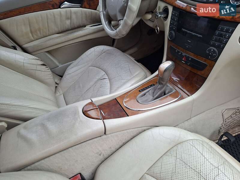 Седан Mercedes-Benz E-Class 2002 в Черновцах