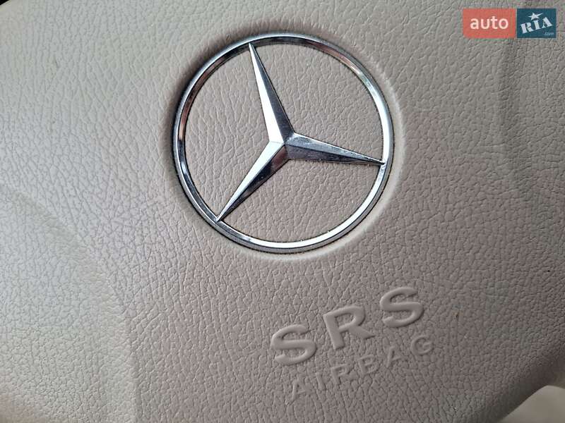 Седан Mercedes-Benz E-Class 2002 в Черновцах