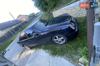 Седан Mercedes-Benz E-Class 2001 в 