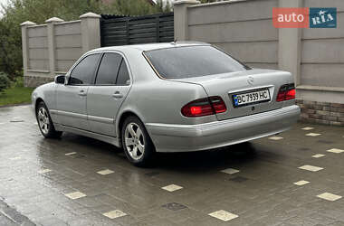 Седан Mercedes-Benz E-Class 2001 в 