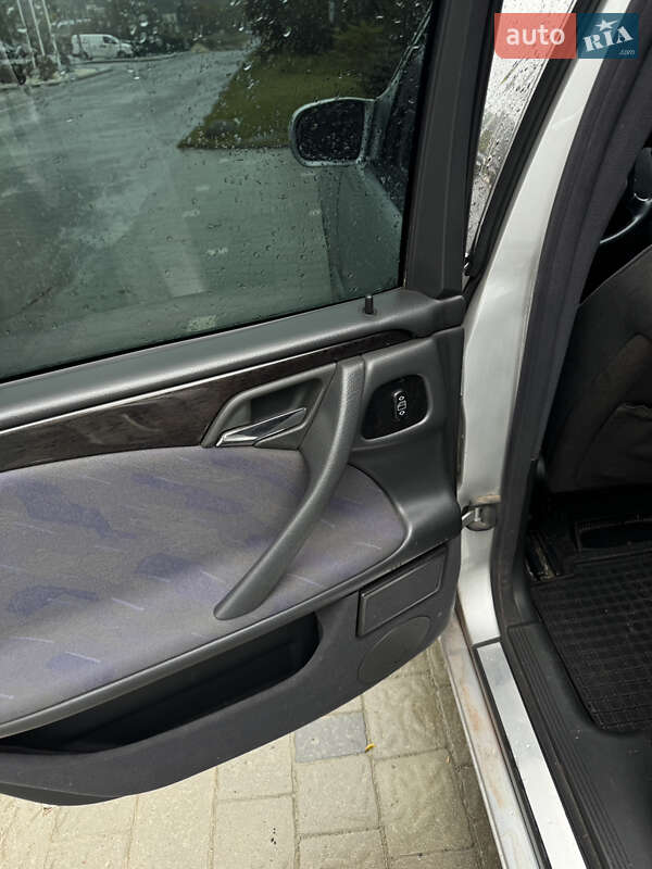 Седан Mercedes-Benz E-Class 2001 в Дрогобыче