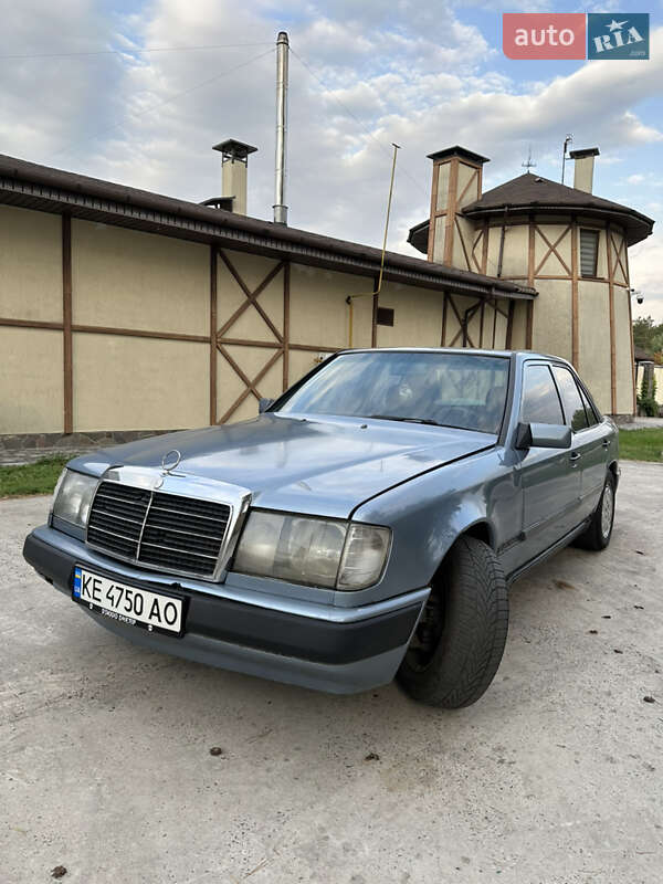 Седан Mercedes-Benz E-Class 1988 в Новомосковске