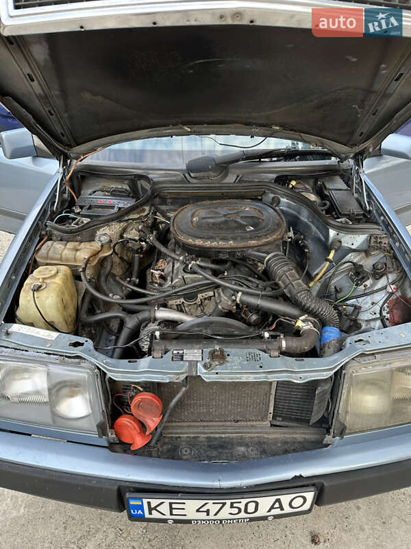 Седан Mercedes-Benz E-Class 1988 в Новомосковске