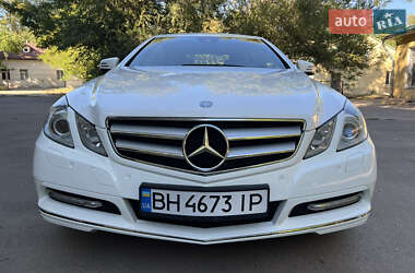 Купе Mercedes-Benz E-Class 2012 в 
