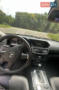 Седан Mercedes-Benz E-Class 2010 в 