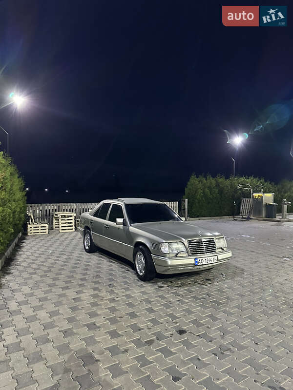 Mercedes-Benz E-Class 1994