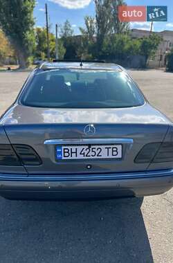 Седан Mercedes-Benz E-Class 1998 в 