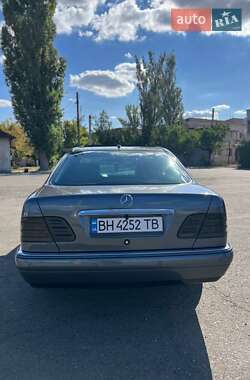 Седан Mercedes-Benz E-Class 1998 в 