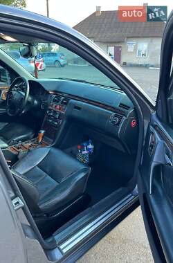 Седан Mercedes-Benz E-Class 1998 в 