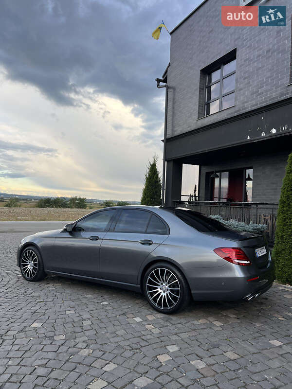 Седан Mercedes-Benz E-Class 2017 в Иршаве