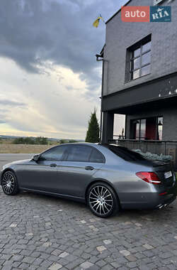 Седан Mercedes-Benz E-Class 2017 в 