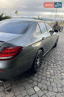 Седан Mercedes-Benz E-Class 2017 в 