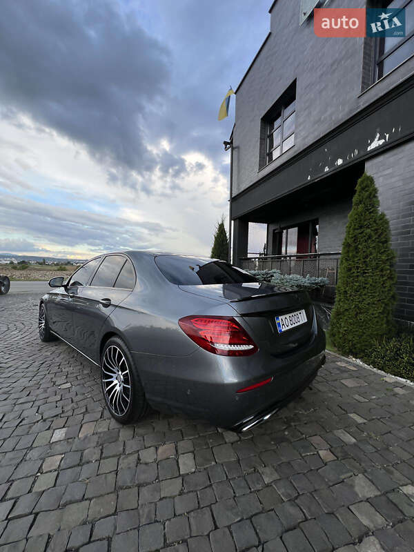 Седан Mercedes-Benz E-Class 2017 в Иршаве