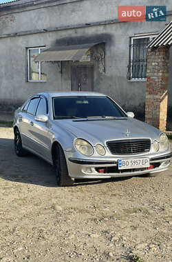 Седан Mercedes-Benz E-Class 2002 в Косове