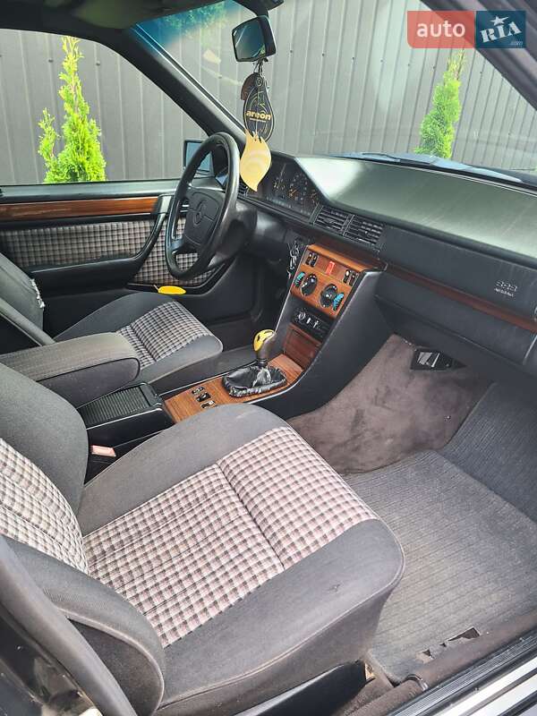 Седан Mercedes-Benz E-Class 1995 в Луцке