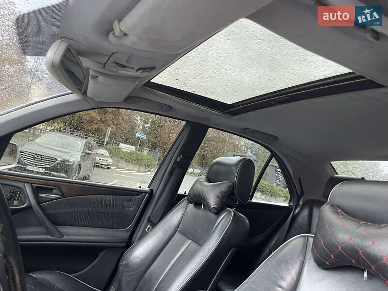 Седан Mercedes-Benz E-Class 2000 в Тернополе