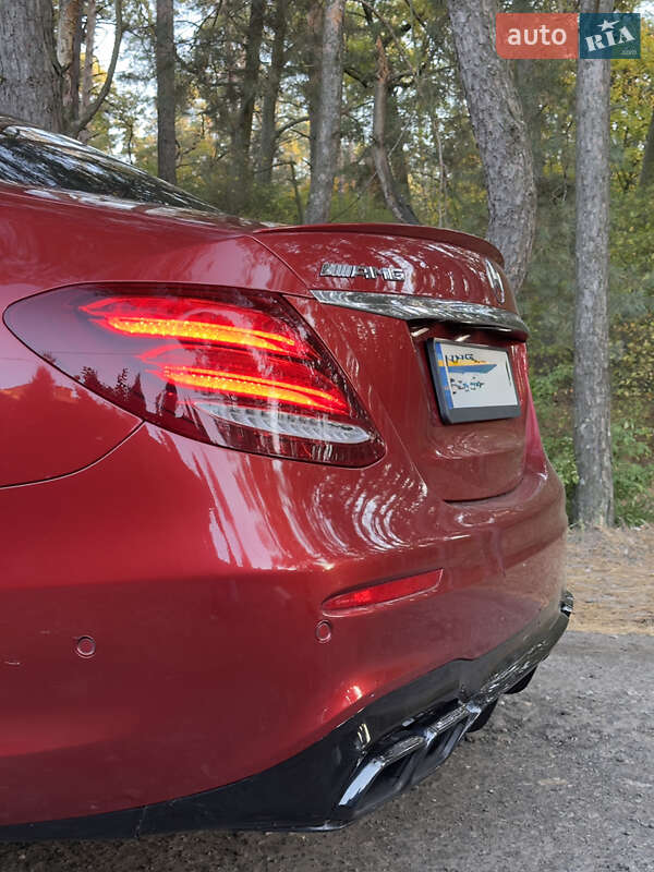 Седан Mercedes-Benz E-Class 2017 в Києві