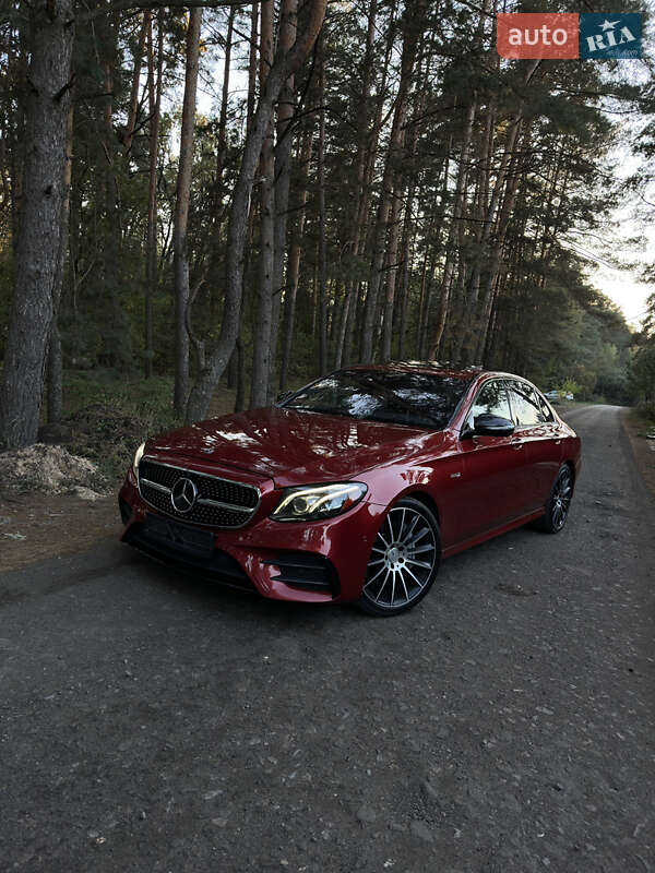 Седан Mercedes-Benz E-Class 2017 в 