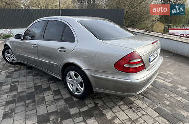 Седан Mercedes-Benz E-Class 2004 в 