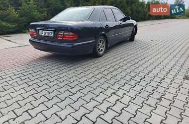 Седан Mercedes-Benz E-Class 2001 в 