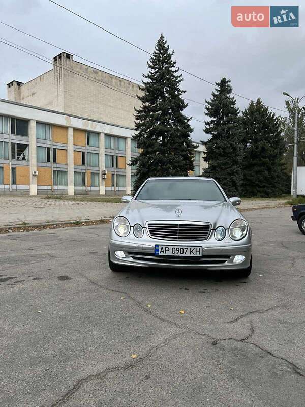 Седан Mercedes-Benz E-Class 2003 в Запорожье