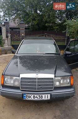 Седан Mercedes-Benz E-Class 1993 в Здолбуніві