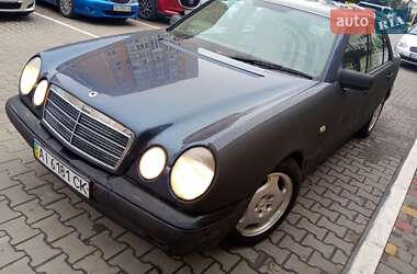 Седан Mercedes-Benz E-Class 1997 в 