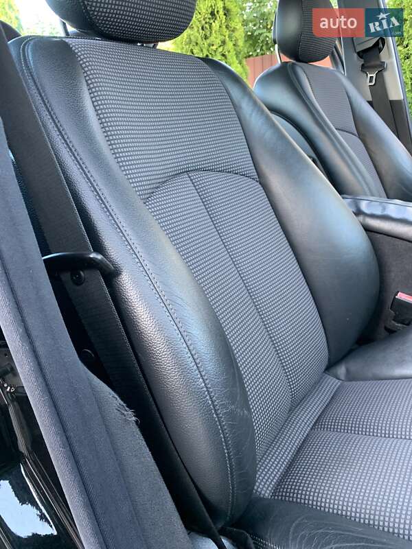 Седан Mercedes-Benz E-Class 2004 в Ивано-Франковске