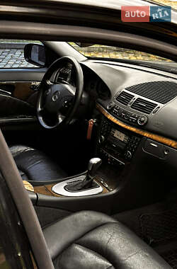 Седан Mercedes-Benz E-Class 2002 в 