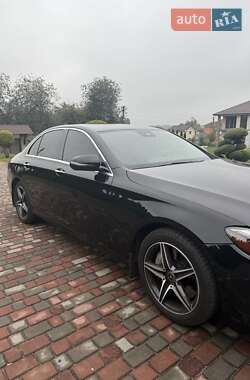 Седан Mercedes-Benz E-Class 2017 в 