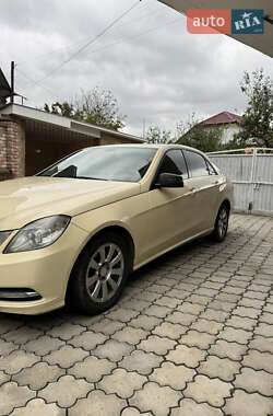 Седан Mercedes-Benz E-Class 2012 в 