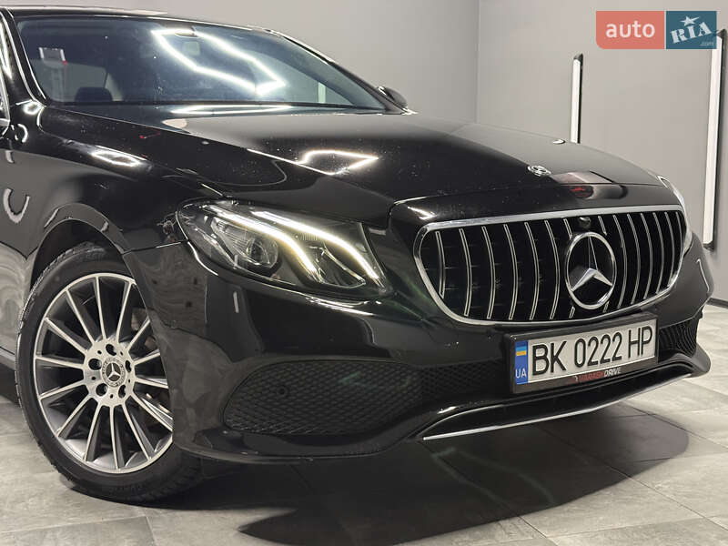 Седан Mercedes-Benz E-Class 2017 в Вараше