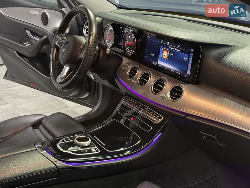 Седан Mercedes-Benz E-Class 2017 в Вараше
