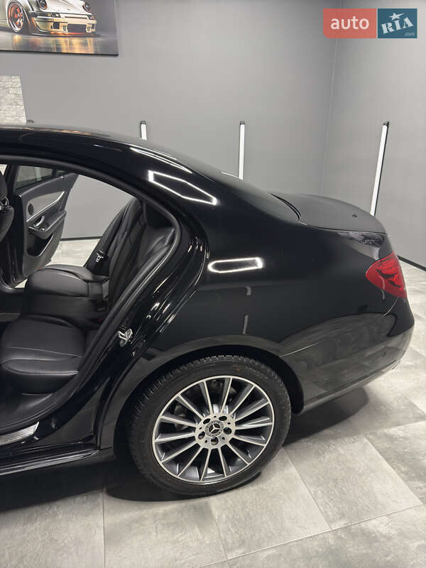 Седан Mercedes-Benz E-Class 2017 в Вараше