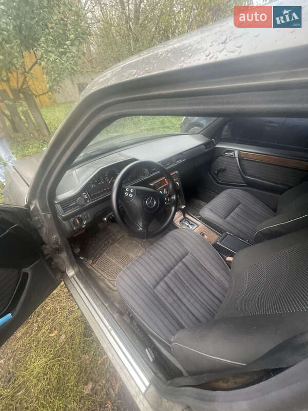 Седан Mercedes-Benz E-Class 1990 в Борисполе