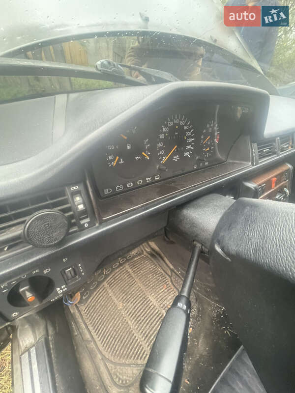 Седан Mercedes-Benz E-Class 1990 в Борисполе